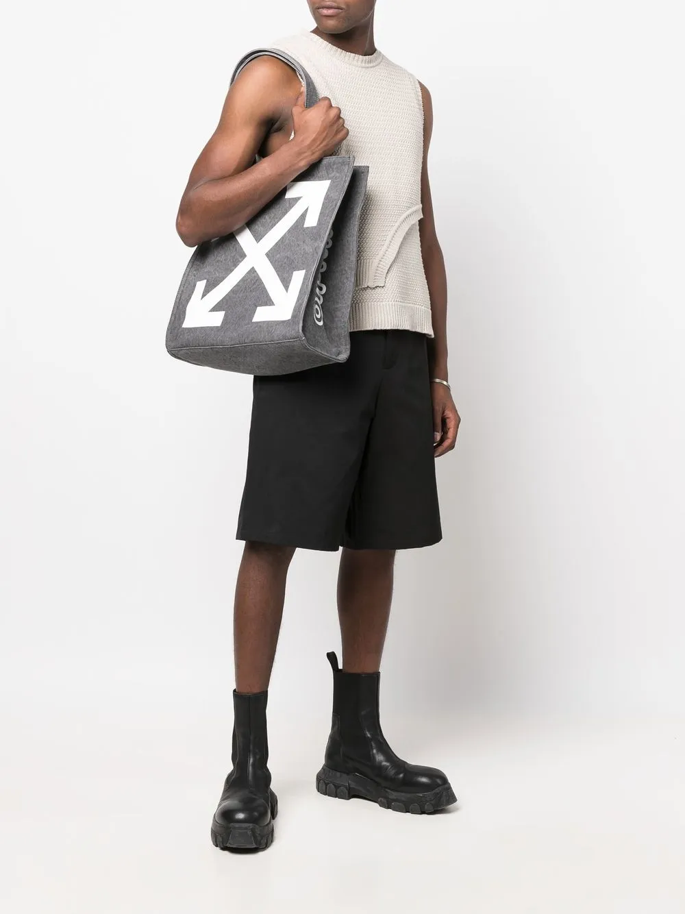 الصورة 2 من Off-White شنطة عملية بطبعة شعار الماركة