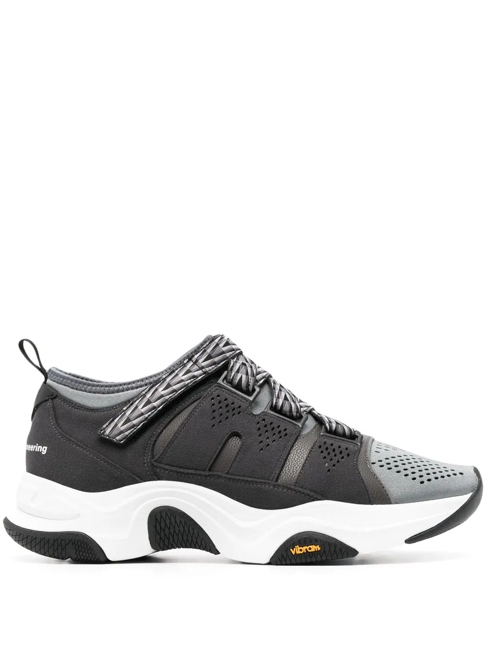 

White Mountaineering tenis bajos con logo - Negro