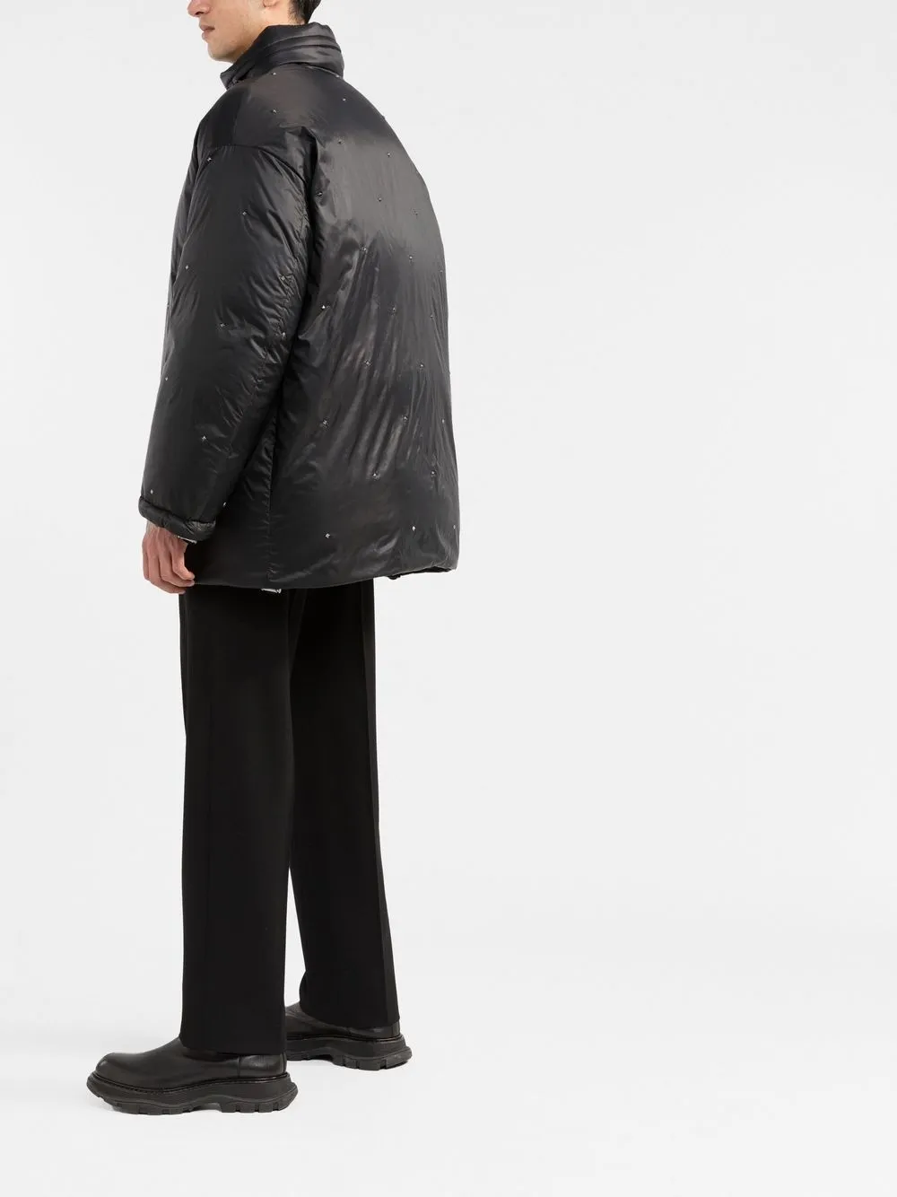 Valentino Garavani ヴァレンティノ ロックスタッズ リバーシブル パデッドジャケット | ブラック | FARFETCH JP