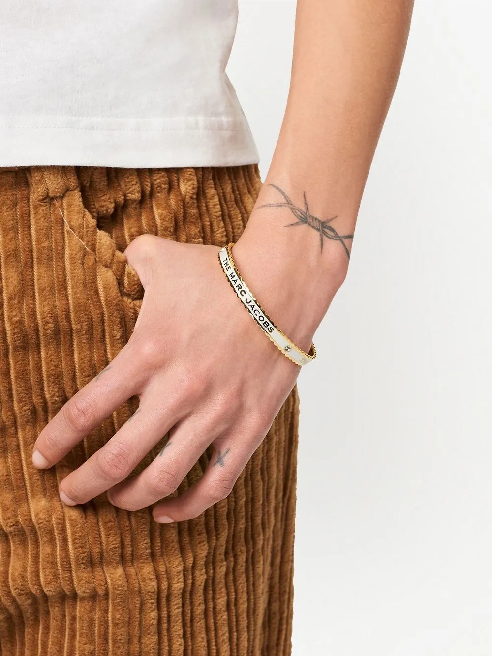 Marc Jacobs The Medallion Scalloped Bangle Bracelet - Farfetch