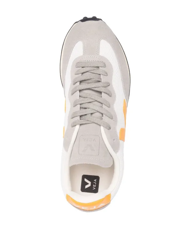 VEJA ホワイト ローカットスニーカー VEJA ローカット スニーカー | ホワイト | FARFETCH JP
