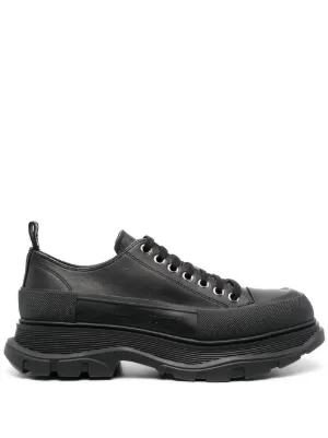 Mens black and on sale white alexander mcqueen trainers