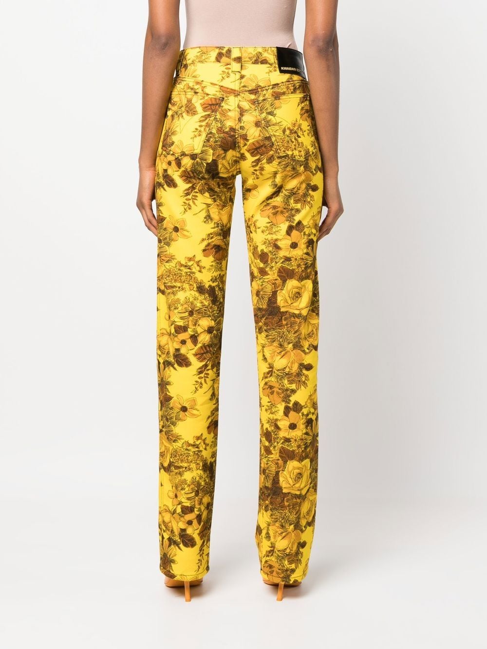 Shop Kwaidan Editions Printed-floral Straight-leg Jeans In Gelb