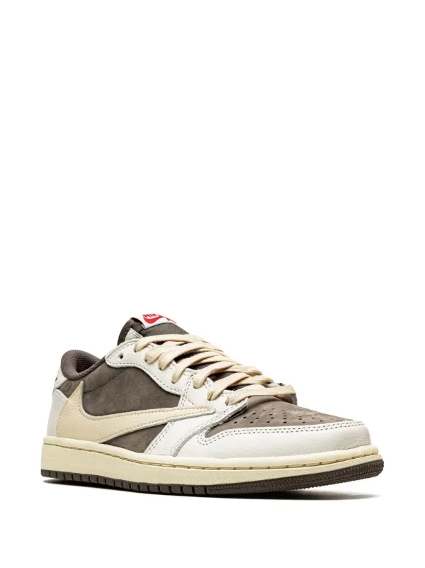 Travis Scott × Nike Air Jordan 1 リバースモカ国内正規品ではないので