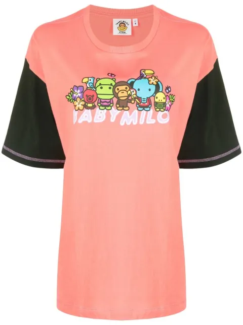 *BABY MILO® STORE BY *A BATHING APE® playera con diseño color block y logo estampado