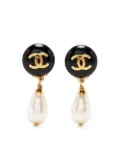 CHANEL Pre-Owned 1997 CC pearl-embellished clip-on earrings - Black