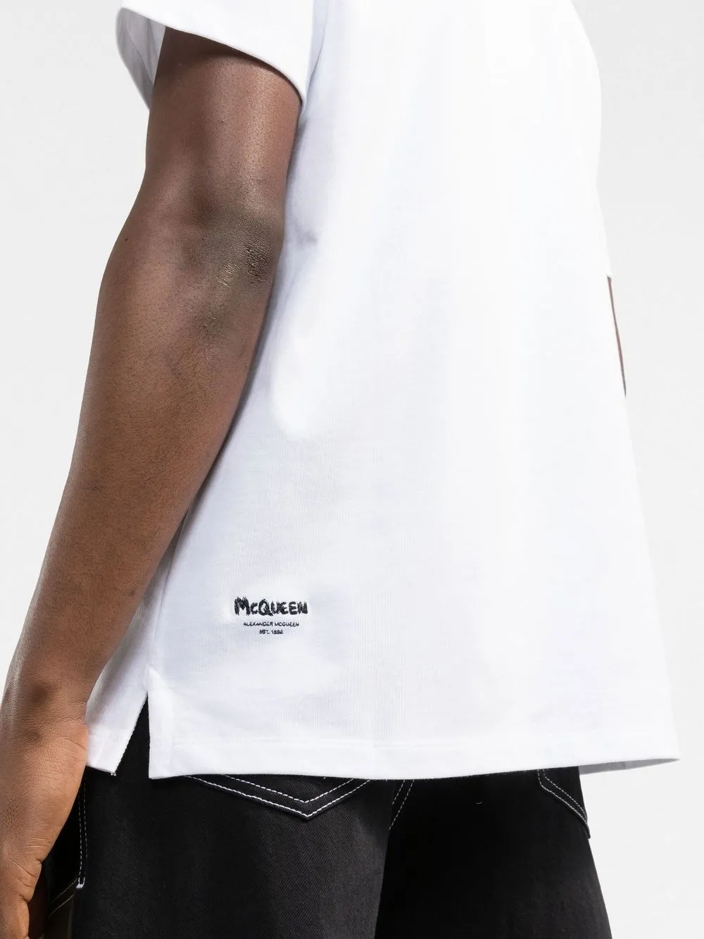 Alexander Mcqueen Graffiti Logo Short-sleeve T-shirt In White