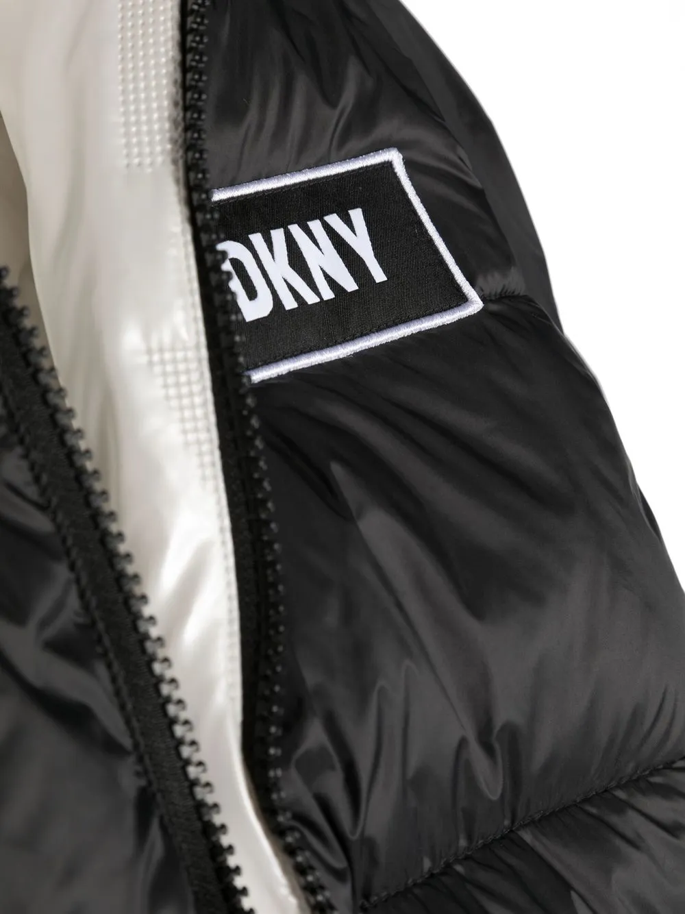 

Dkny Kids chamarra capitonada con parche del logo - Negro