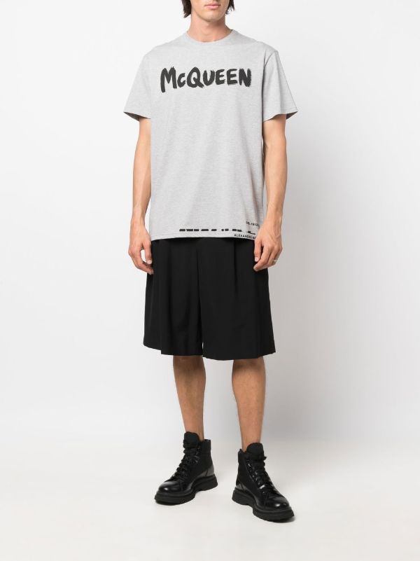 Alexander McQueen Gray Unisex deals Crew Neck Short Sleeve T shirt Size 38 NWT