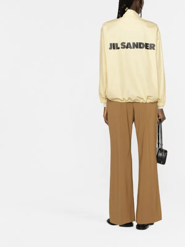 【関税込み】Jil Sander イエロー ロゴ刺繍 ボンバージャケット Jil Sanderのイエロー ロゴ刺繍 ボンバージャケットがセール中