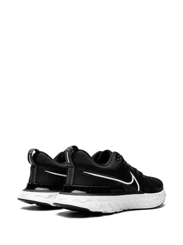 Nike react best sale flyknit black white