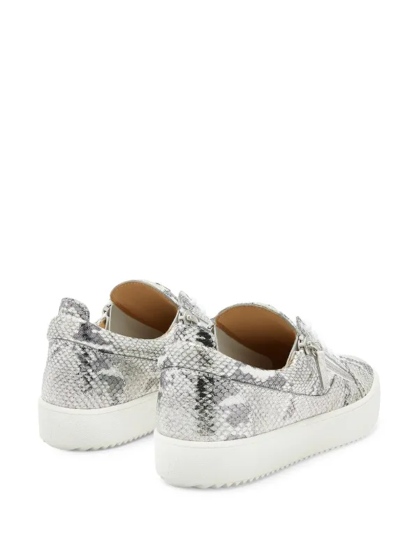 Sneakers snake print store