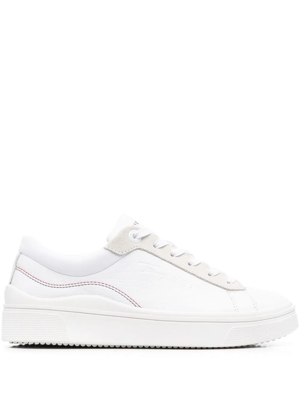 

Tommy Hilfiger tenis bajos con logo en relieve - Blanco