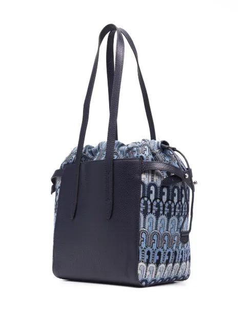 green pouch bag