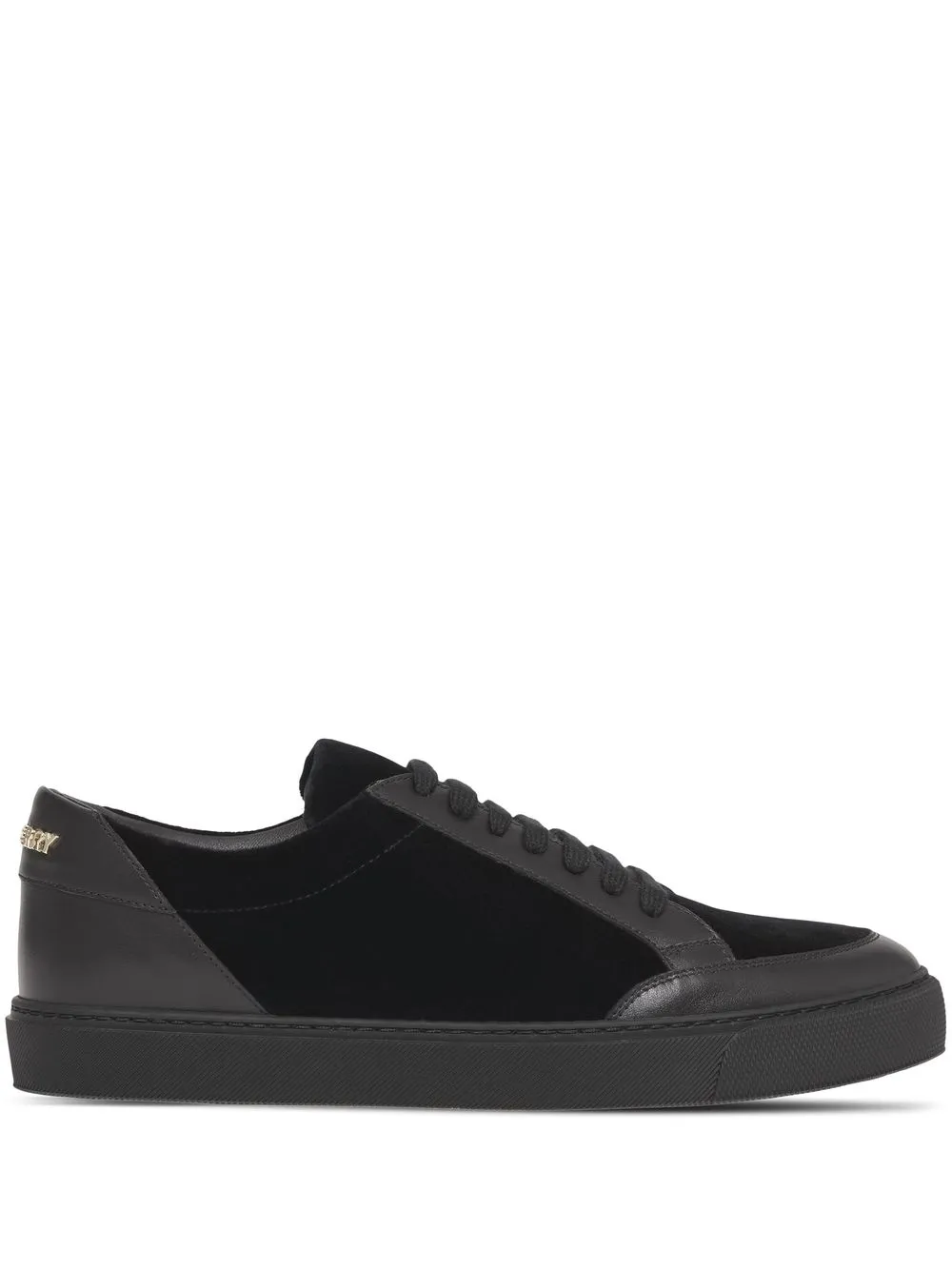 

Burberry tenis bajos con logo - Negro