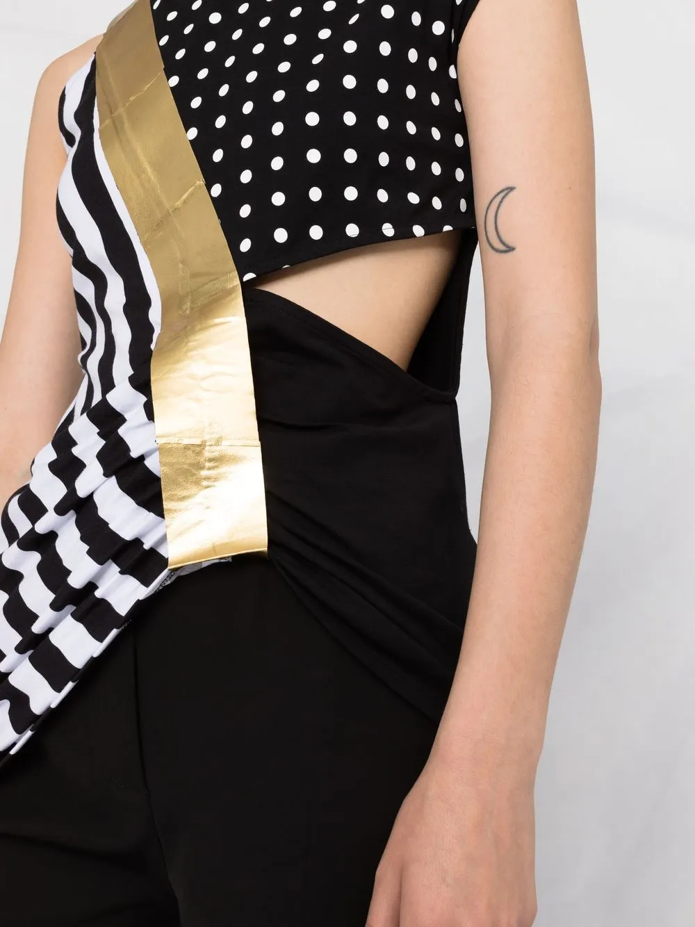  Balmain Top Asimétrico Con Varios Estampados - Negro 