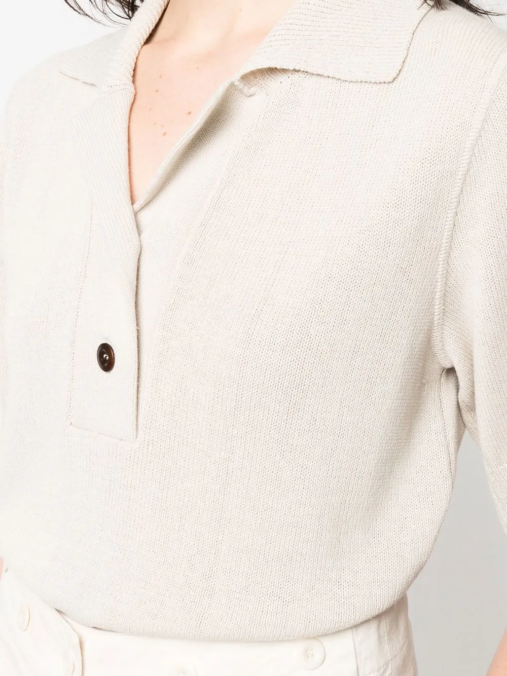 howell密织polo衫浅米色,棉质羊毛混纺,密织,正面竖排纽扣,尖头平翻领