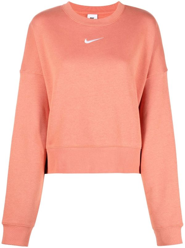 nike swoosh on sleeve