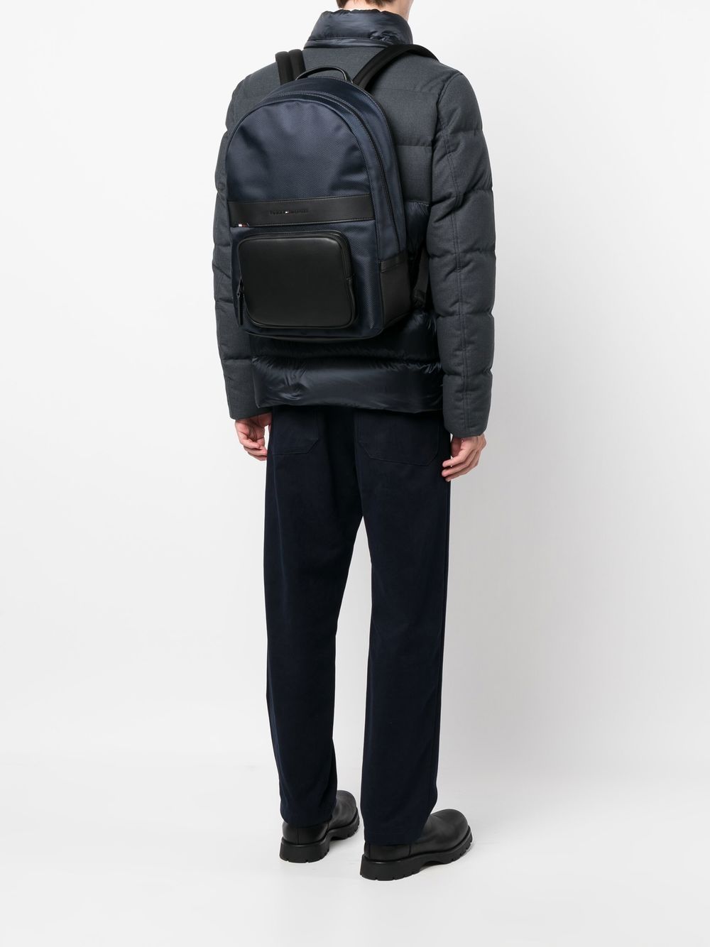 Tommy Hilfiger logo-plaque zip-up Backpack - Farfetch