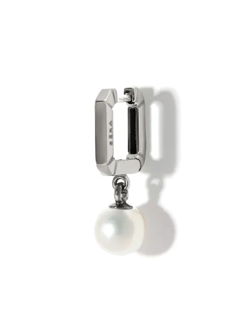 EÉRA 18kt white gold enamel pearl huggie earring