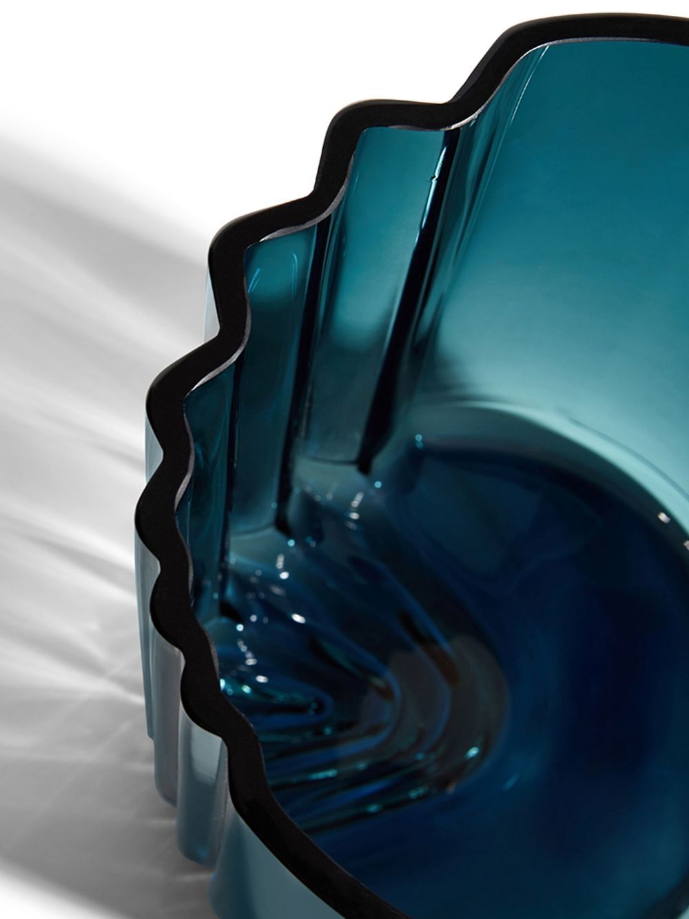 Shop Zaha Hadid Design Pulse Glass Vase In Blau
