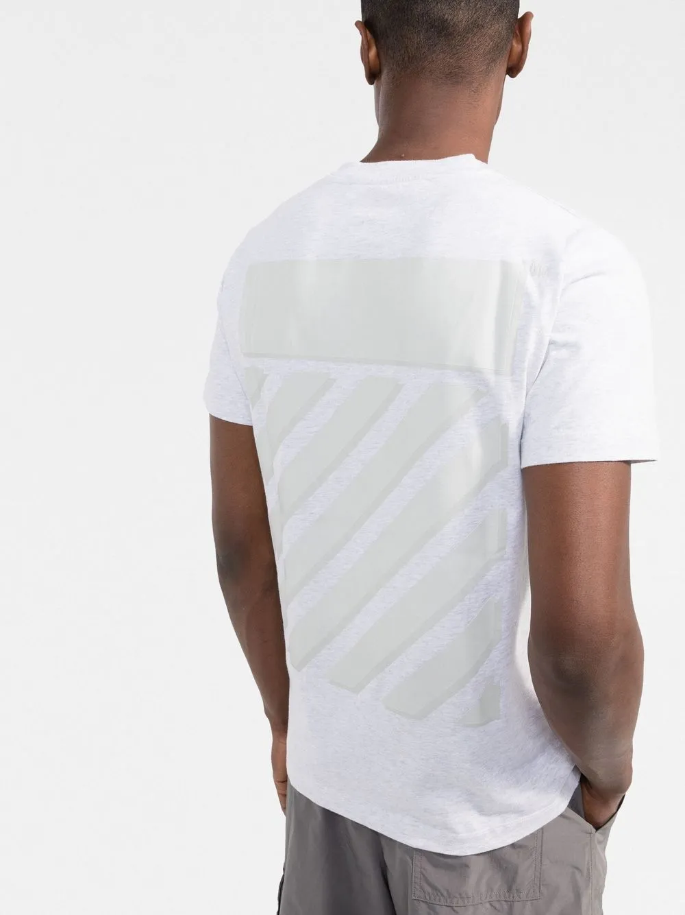  Off White T Shirt Mit Diagonalen Streifen   Grau 