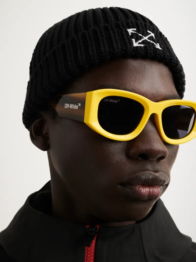 Sonnenbrille mit rundem Gestell