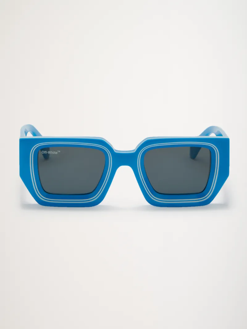 Sonnenbrille mit eckigem Gestell