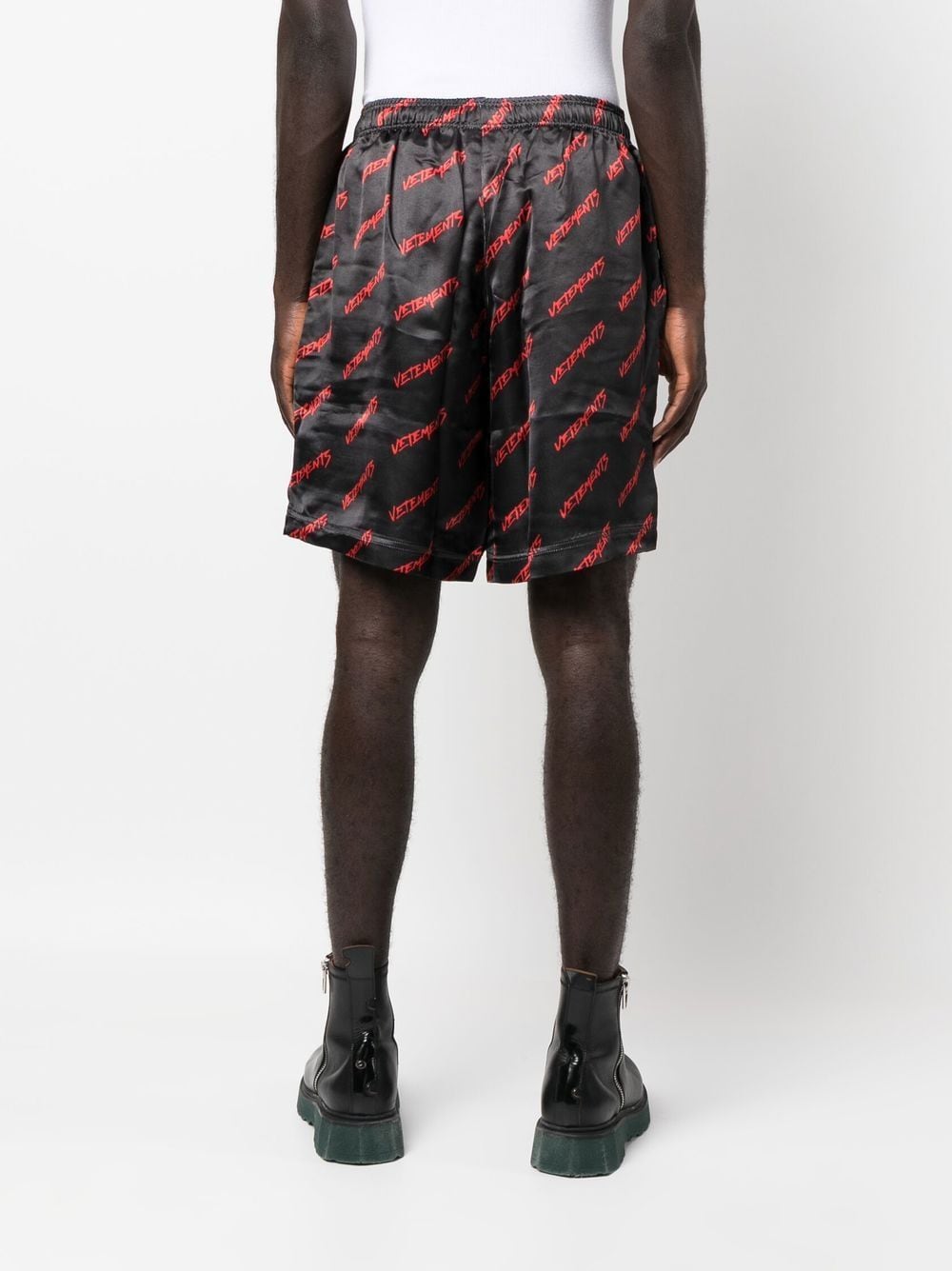 Shop Vetements Logo Track Shorts In Schwarz