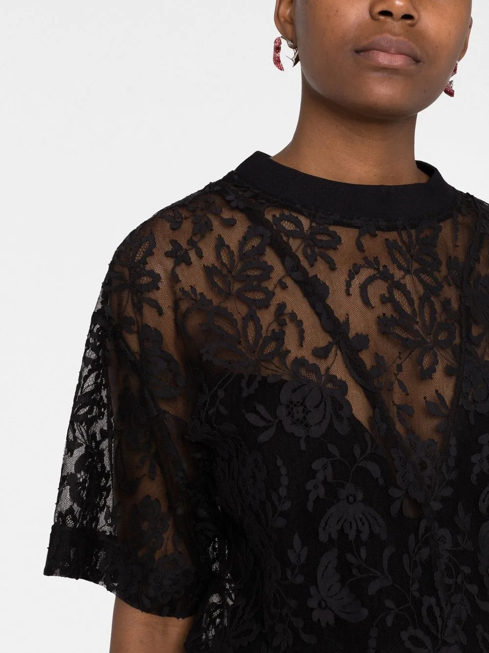 Alexander Mcqueen Floral-lace Short-sleeve Top In Schwarz