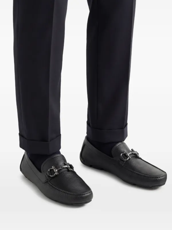 靴 y2k Ferragamo black leather flat loafers Ferragamo Gancini slip-on Leather Loafers | Black | FARFETCH ZA
