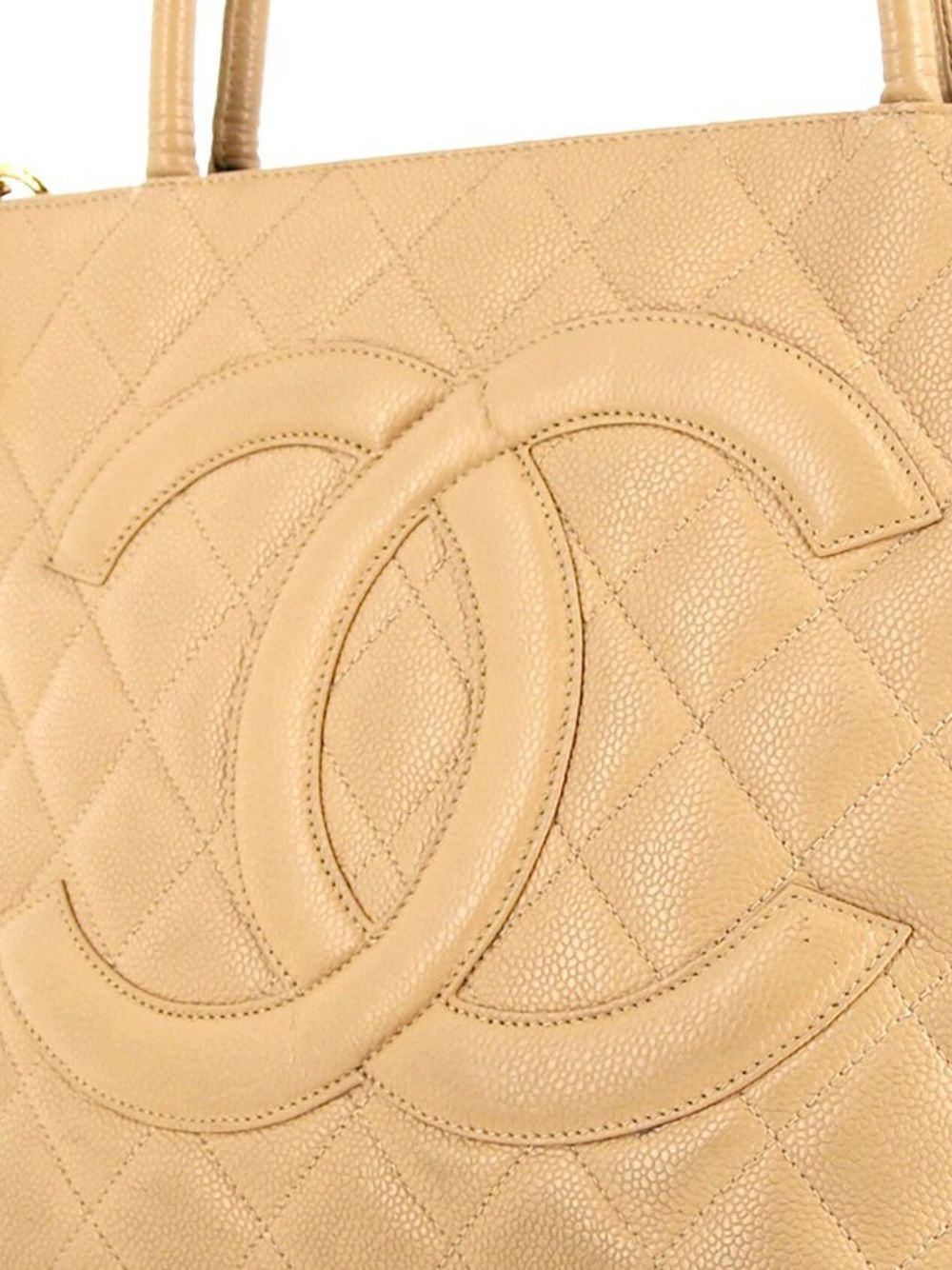 CHANEL Medallion quilted handbag Women