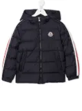 Moncler Enfant logo-patch padded hooded jacket - Blue