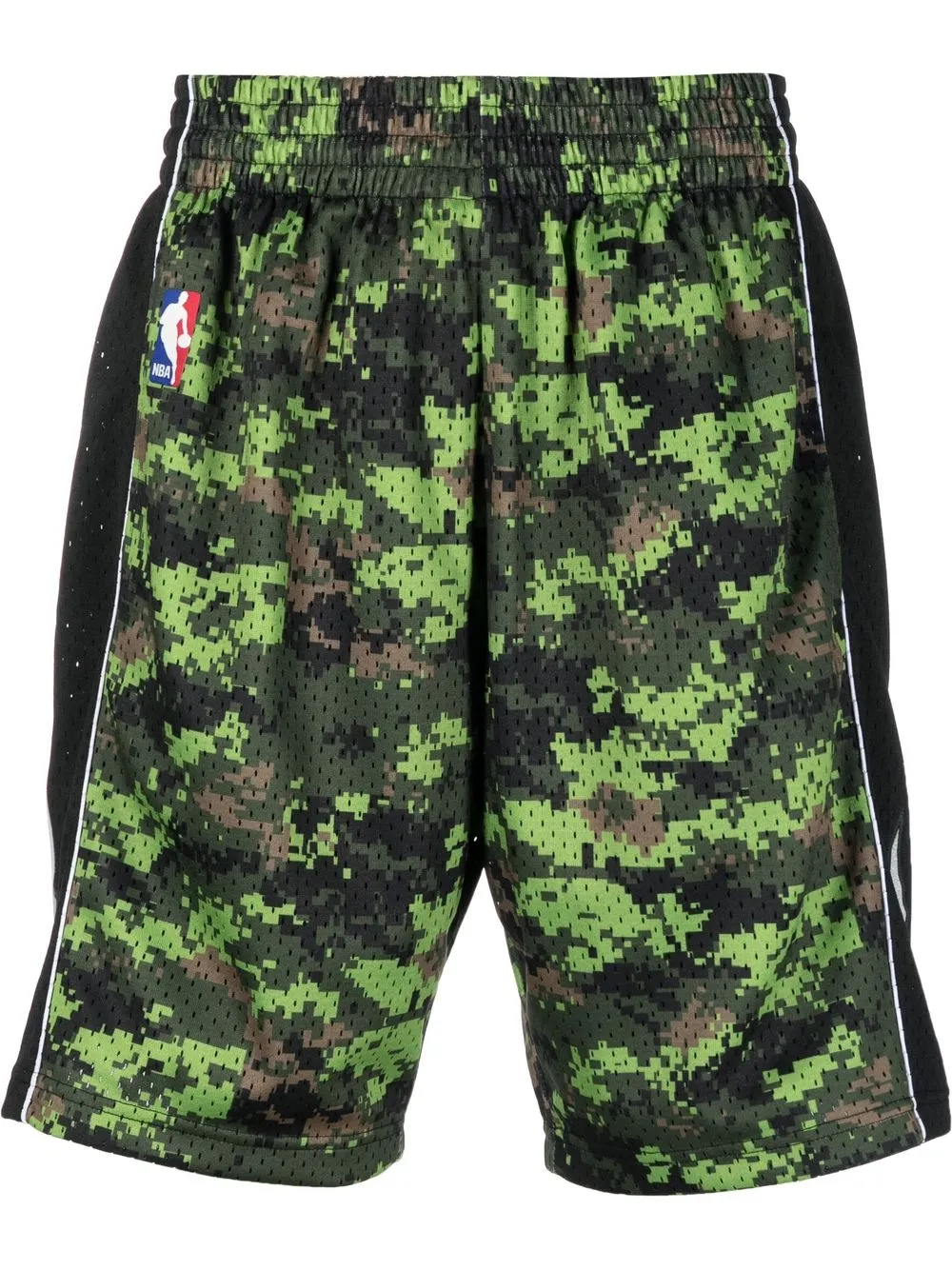 Mitchell & Ness Shorts sportivi con stampa camouflage - Verde