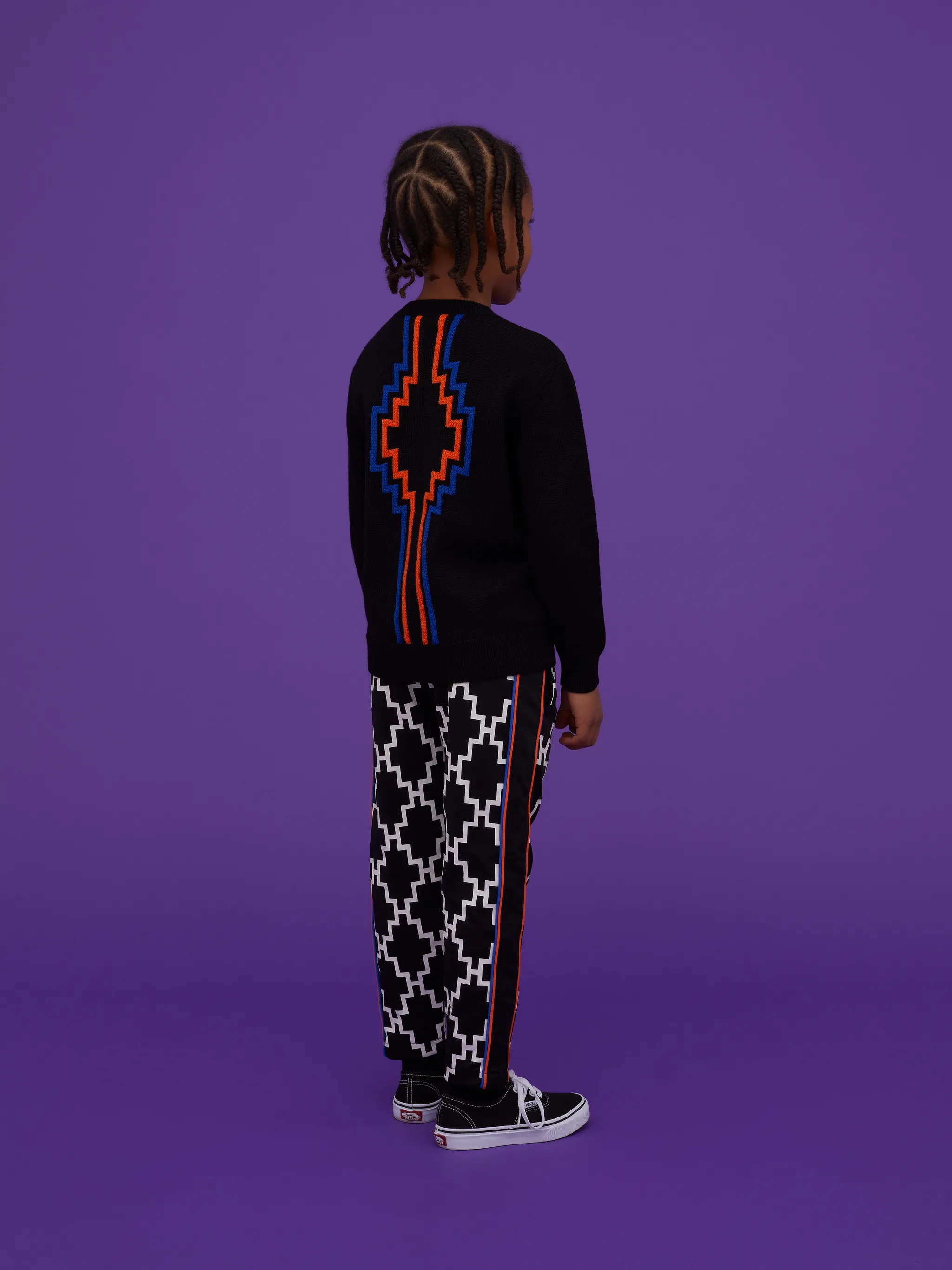 embroidered-logo virgin wool jumper from Marcelo Burlon Kids featuring black, virgin wool, embroidered logo at the chest, crew neck, long sleeves and straight hem.