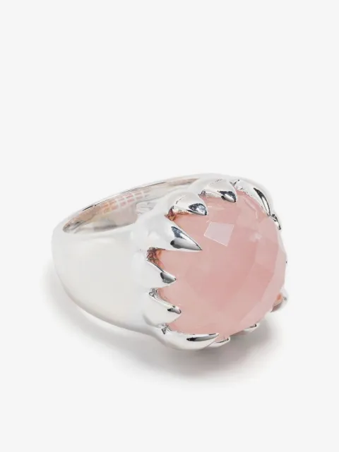 Stolen Girlfriends Club anillo de cuarzo rosa con diseño de garra