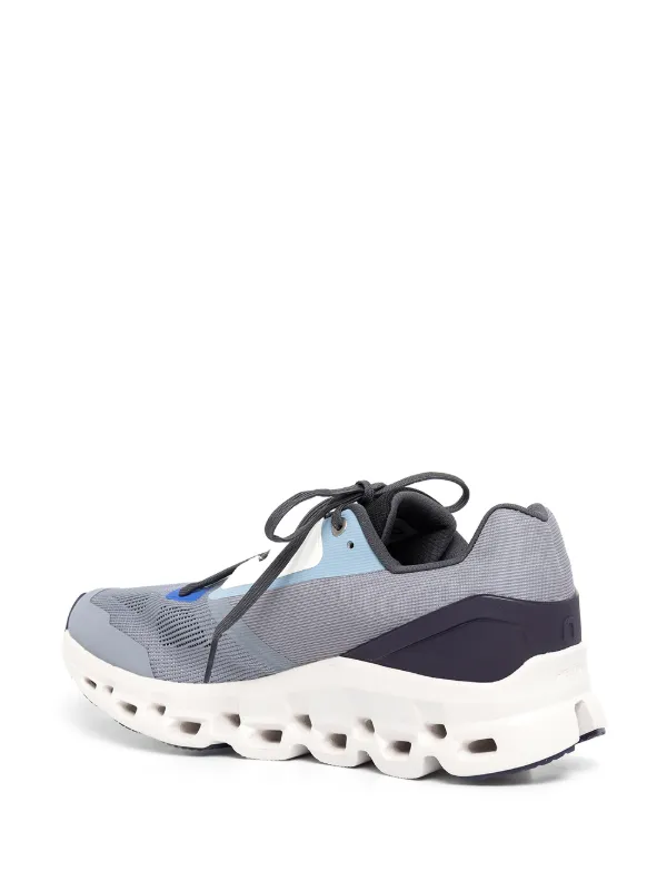 On Cloudstratus スニーカー グレー/ブラック On Cloudstratus ランニングスニーカー | グレー | FARFETCH JP