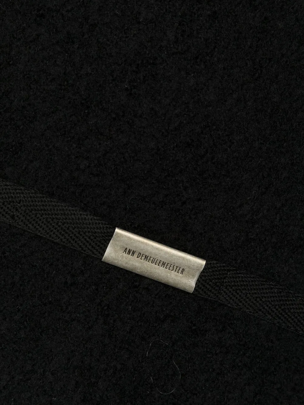 Ann Demeulemeester Sjaal met logoplakkaat - Zwart