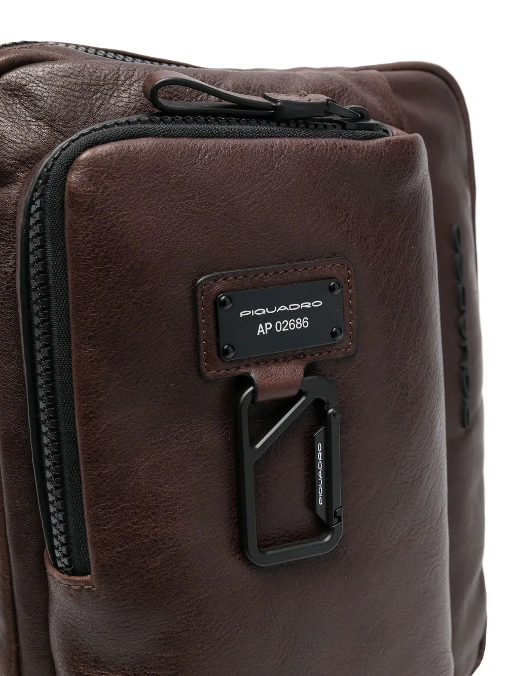PIQUADRO Messengertas met logoplakkaat Bruin
