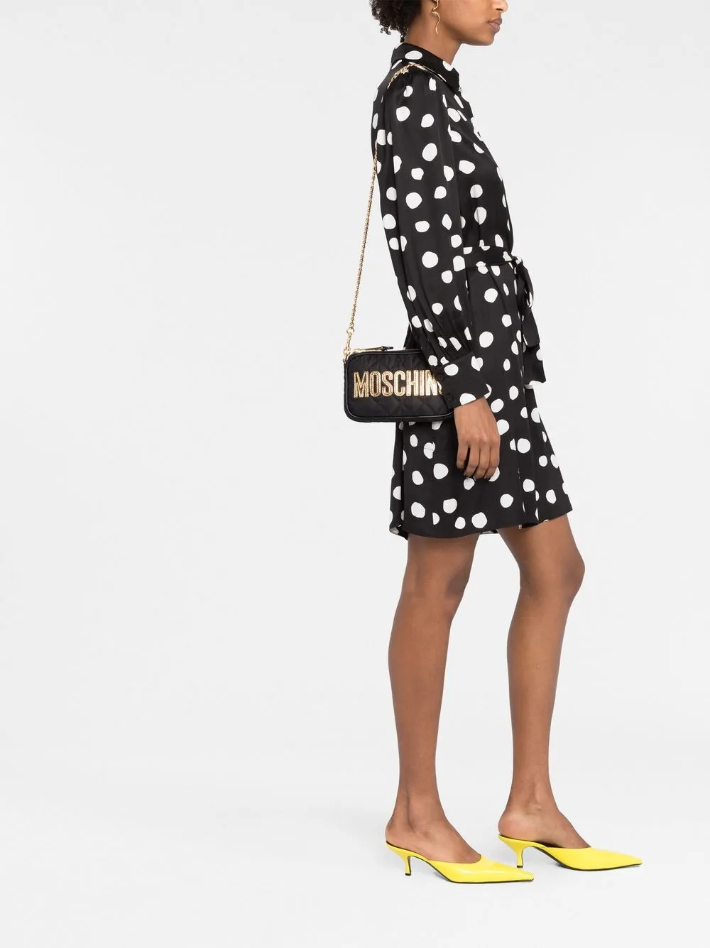 Moschino Schoudertas met logopatch - Zwart