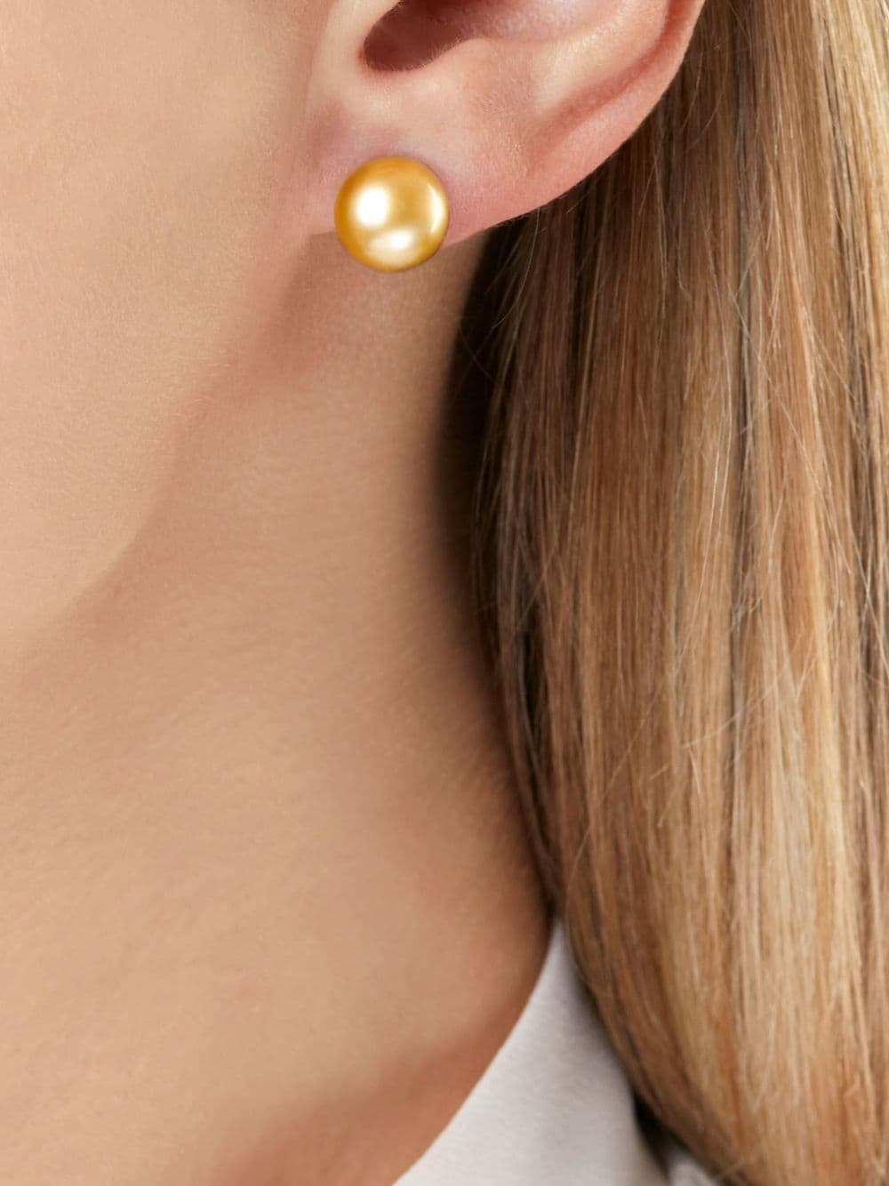 Image 2 of Yoko London 18kt yellow gold Classic 11mm golden South Sea pearl stud earrings