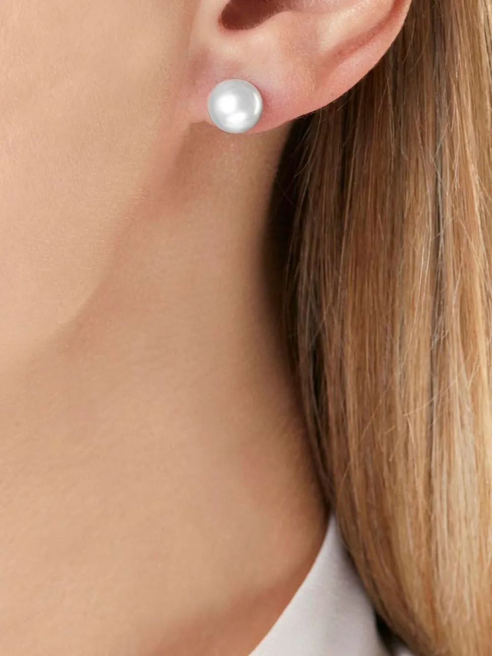 Image 2 of Yoko London 18kt white gold Classic 9mm South Sea pearl stud earrings