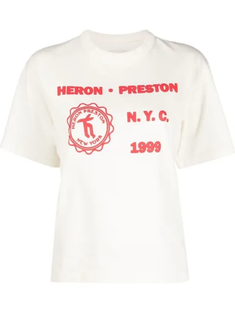 Heron Preston playera con estampado Medieval Heron