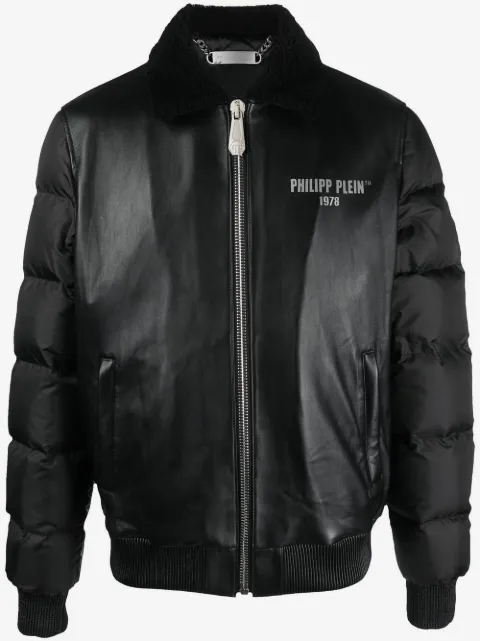 Philipp Plein chamarra capitonada con logo estampado