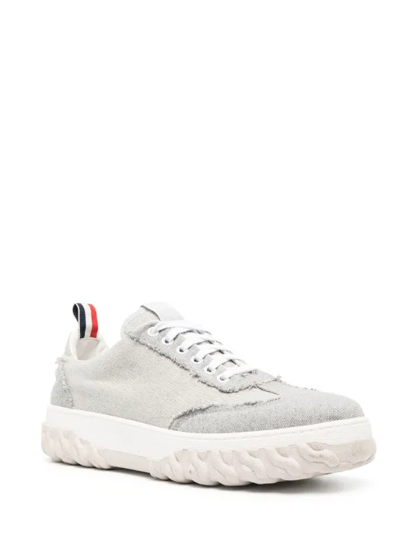 Thom Browne low-top Frayed Sneakers | Grey | FARFETCH