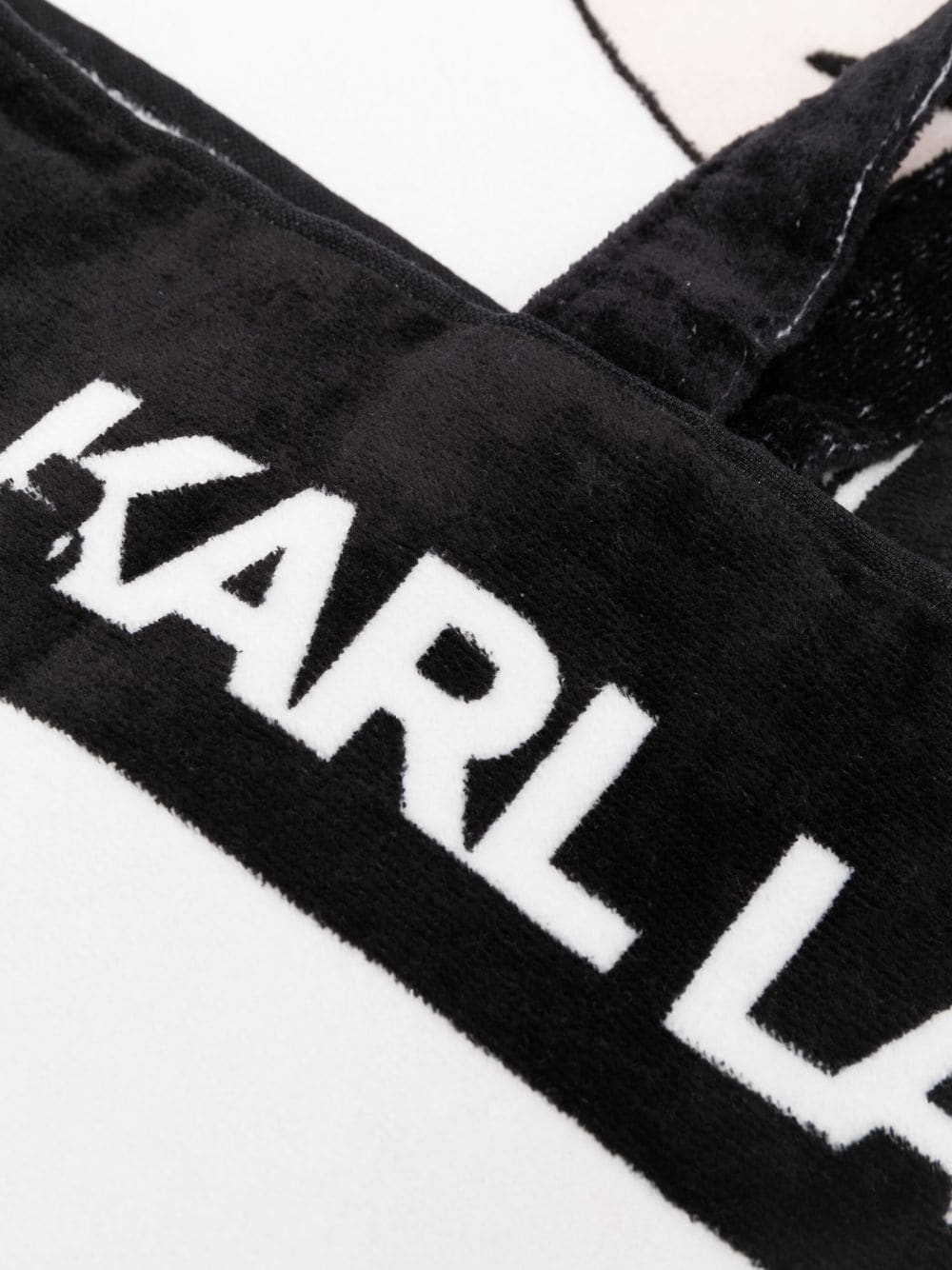 Karl Lagerfeld Ikonik Karl Badetuch In White | ModeSens