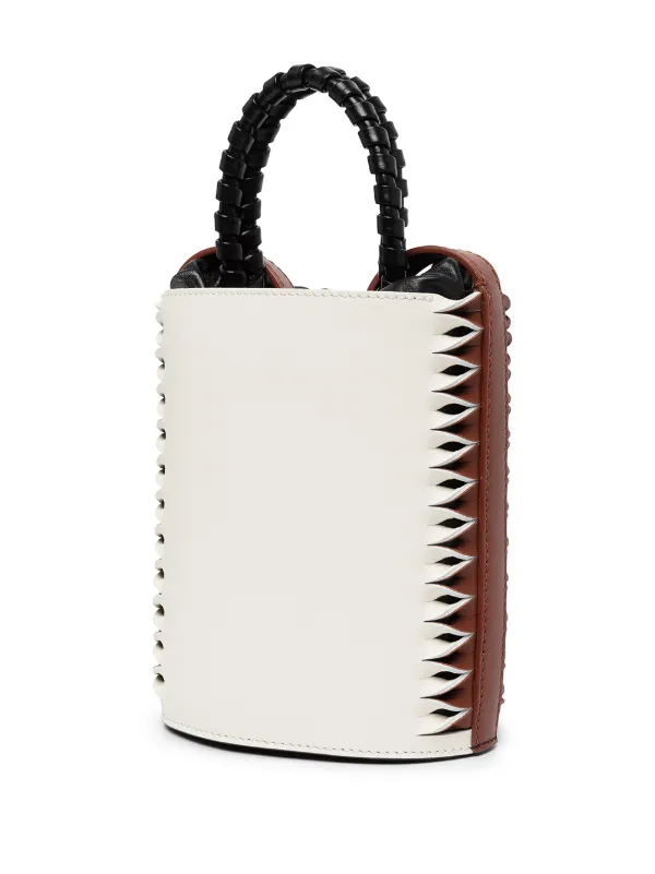 おすすめ☆ CHLOE Louela レザー バケットバッグ Chloé シャイニーレザー製Cameraバケットバッグ のブラック