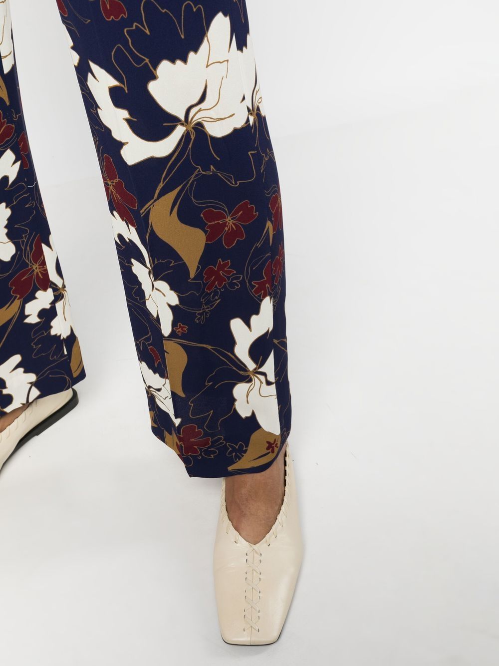 Shop Callas Milano Stella Floral-print Trousers In Blue