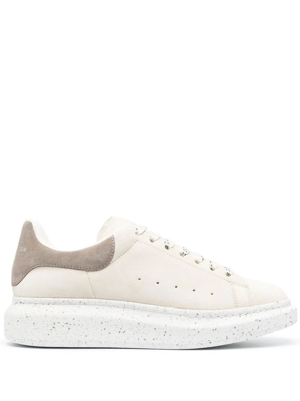

Alexander McQueen tenis bajos Oversized con agujetas - Neutro