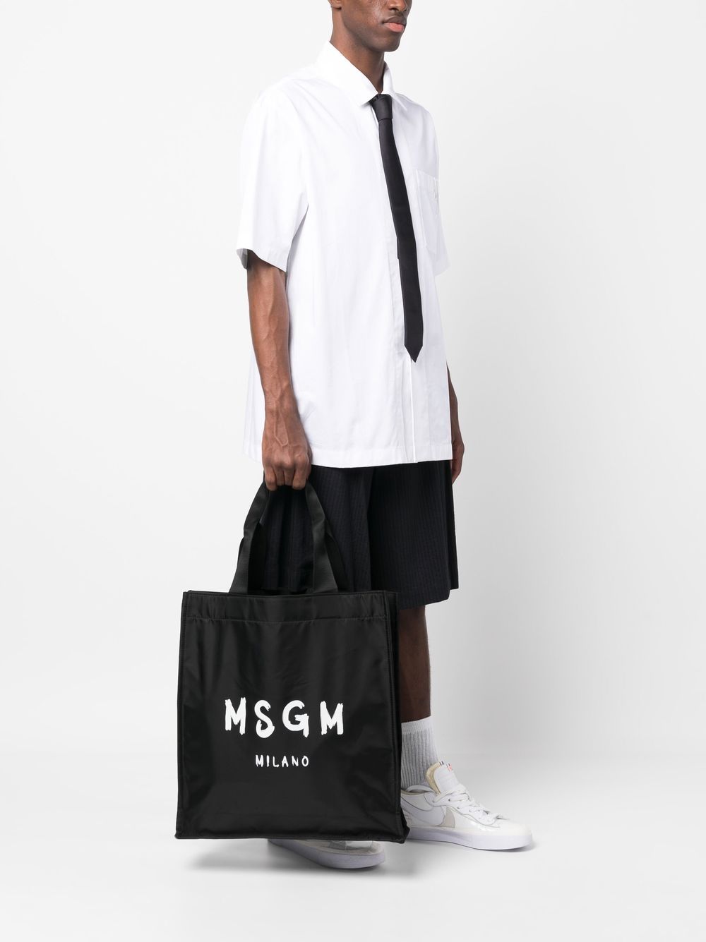 Shop Msgm Logo-print Tote Bag In Schwarz
